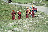 The road from Leh to Manali - wandering monks 